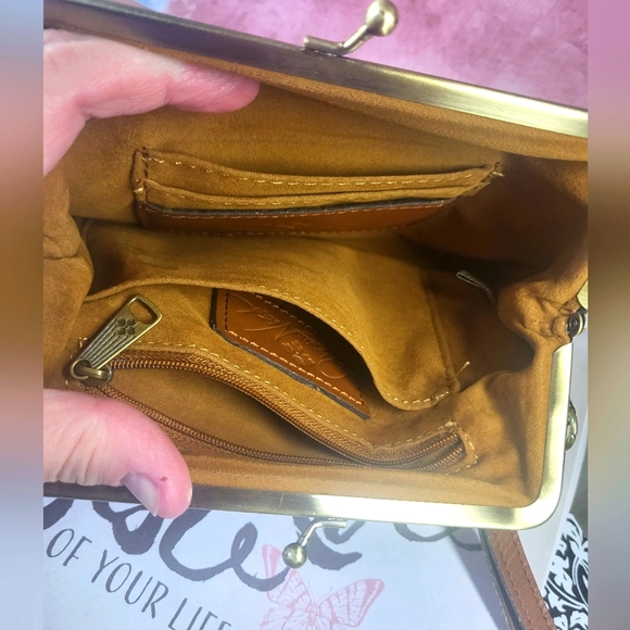 Patricia Nash Summer Roses Kiss Lock Wristlet EUC - Picture 12 of 14